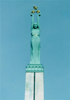 Latvia / Latvija - Riga: Milda holds Vidzeme, Latgale and Kurzeme - Liberty monument For Fatherland and Freedom - sculptor K. Zale - Brivibas piemineklis Tevzemei un Brivibai (photo by Miguel Torres)